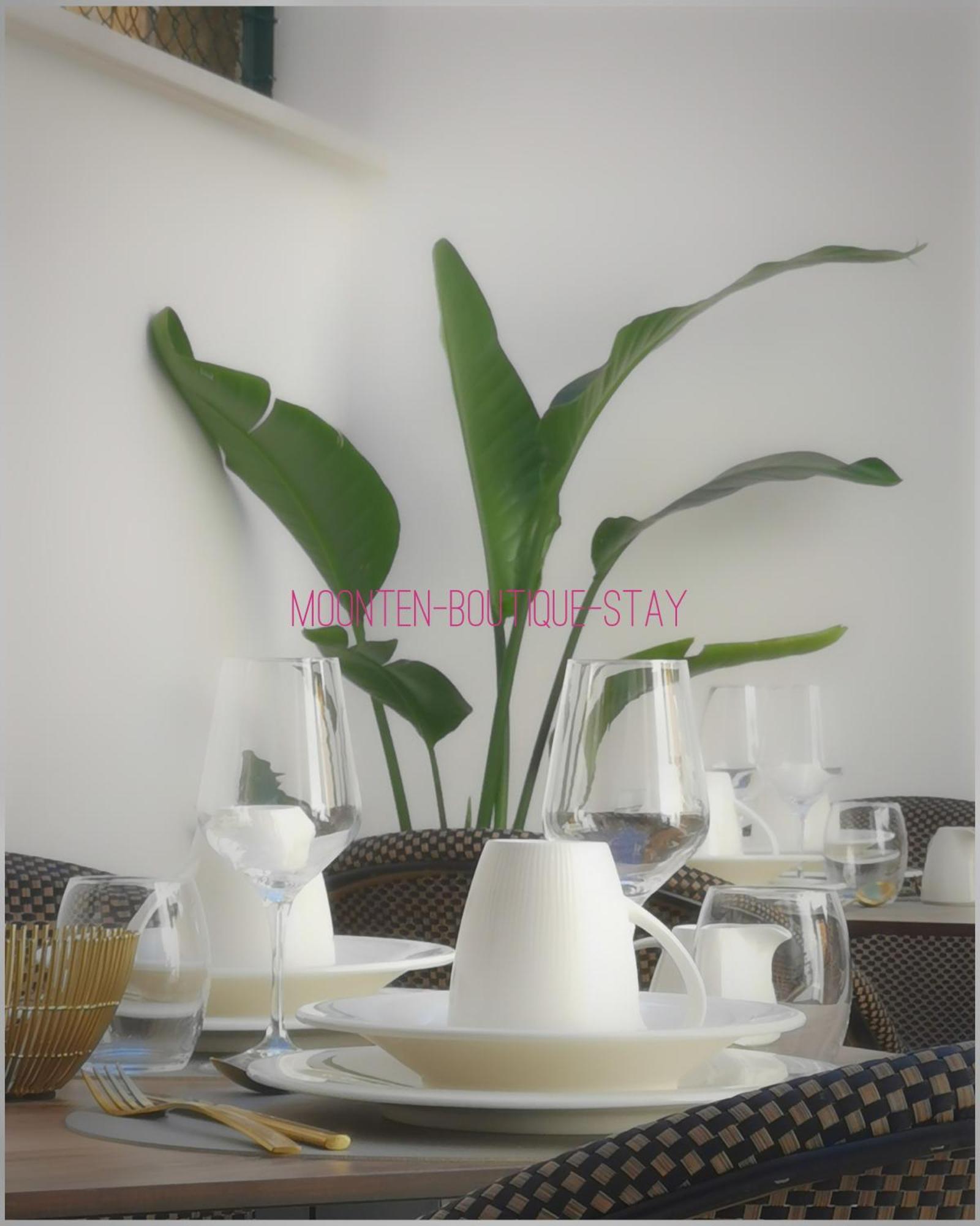 Moonten Boutique Stay Сольер Экстерьер фото